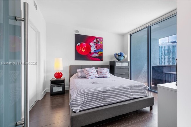 Foto del edificio - 90 SW 3rd St