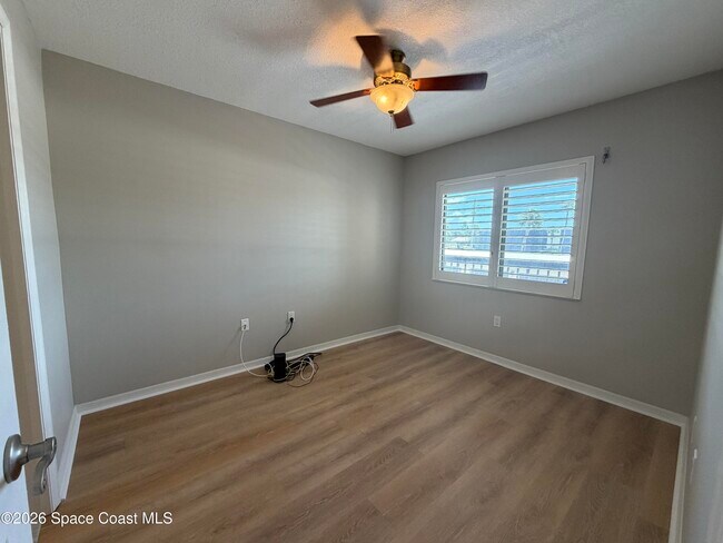 Foto del edificio - 5801 N Banana River Blvd