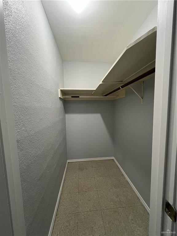 Foto del edificio - 1219 Keralum Ave