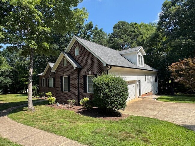 Foto del edificio - Charming 3-Bedroom Retreat in Wake Forest