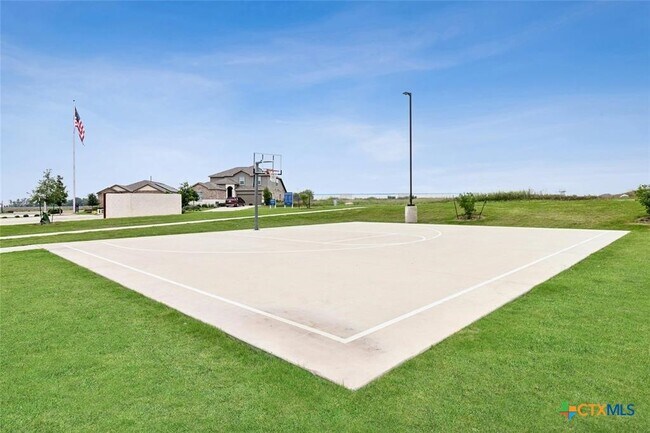 Building Photo - 225 Escondido Cir