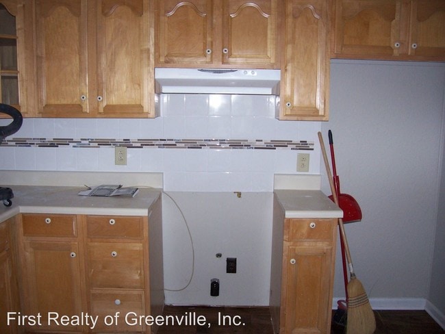 Building Photo - 3 br, 2 bath House - 118 Evans Road
