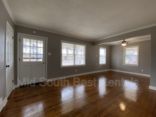 Foto del edificio - 4430 Willow Rd