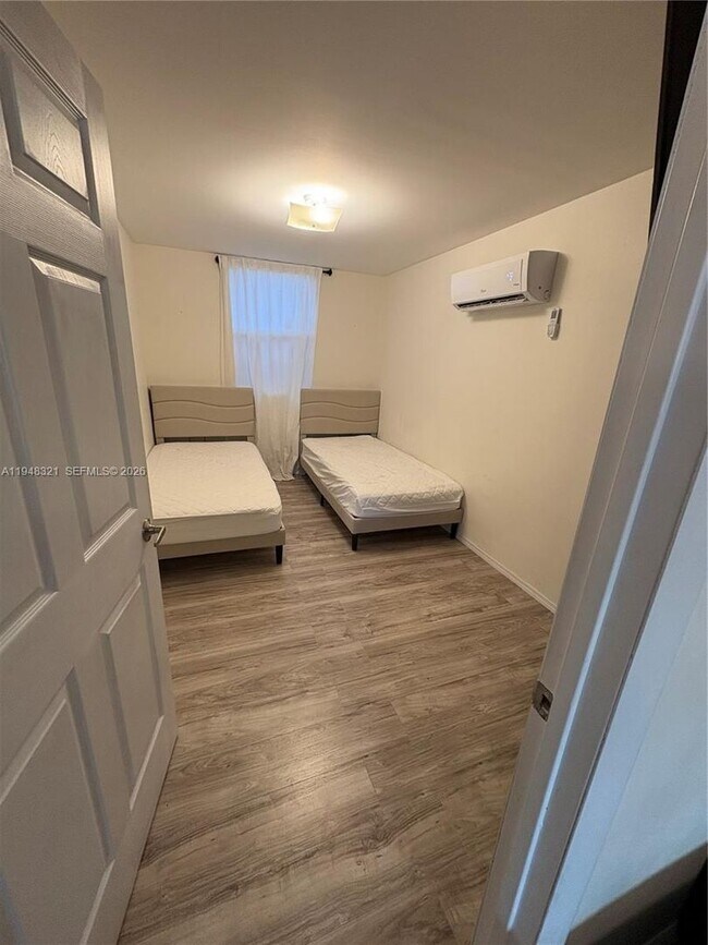 Foto del edificio - 370 NW 188th St