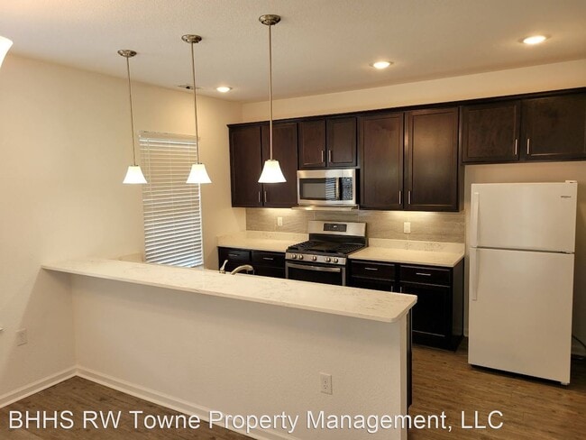 Building Photo - 3 br, 2.5 bath House - 414 Kempston Landing