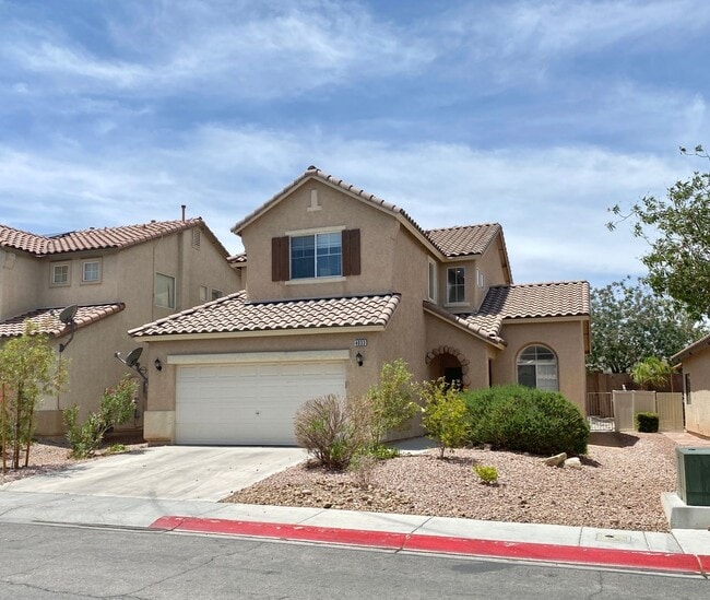 Building Photo - Nice two-story single family house with 3 bedrooms and 2 baths