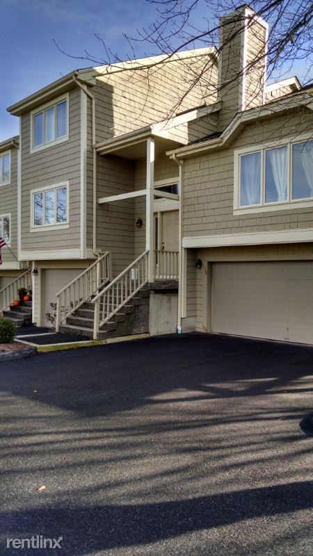 Foto del edificio - 2 br, 2.5 bath Townhome - 135 LP DANBURY CT
