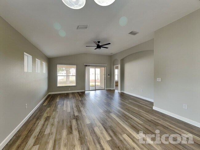 Foto del edificio - 14131 Lemon Yellow Tree Ln