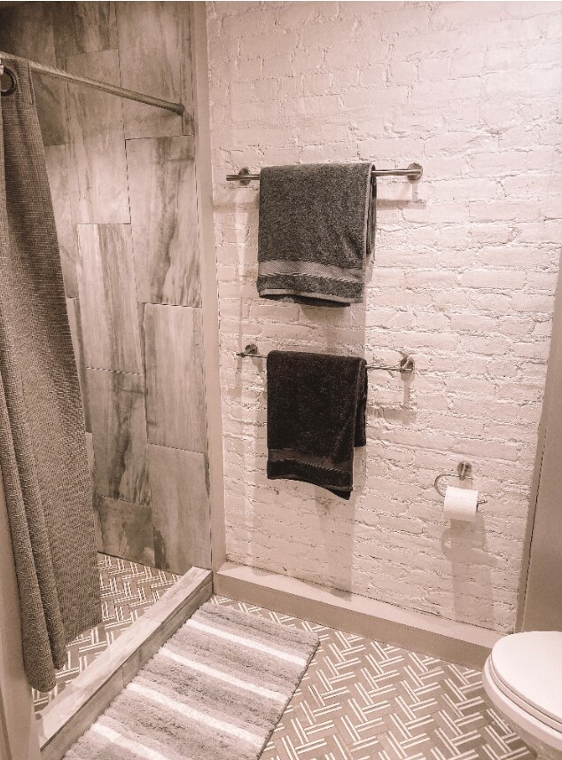 Building Photo - 412 W 47th St
