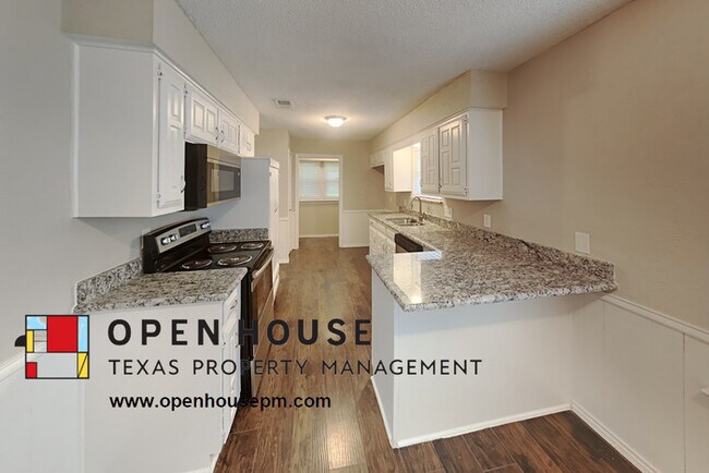 Building Photo - 3200 Canterbury Dr, Plano