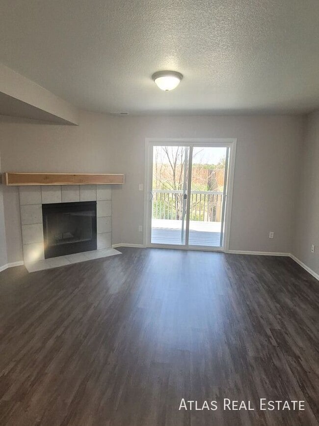 Building Photo - 5445 Fiesta Ln