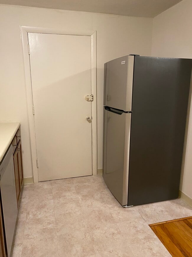 Photo - 245 Kelton St Apartment