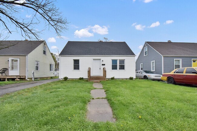 Building Photo - 3 Bedroom Home For Rent