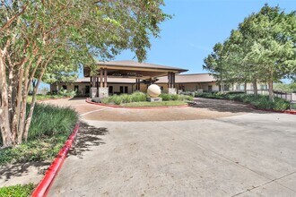 Building Photo - 36 April Point Dr N