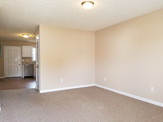 Building Photo - 316 Jones Ln
