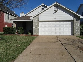 Building Photo - 1235 Kings Creek Trail
