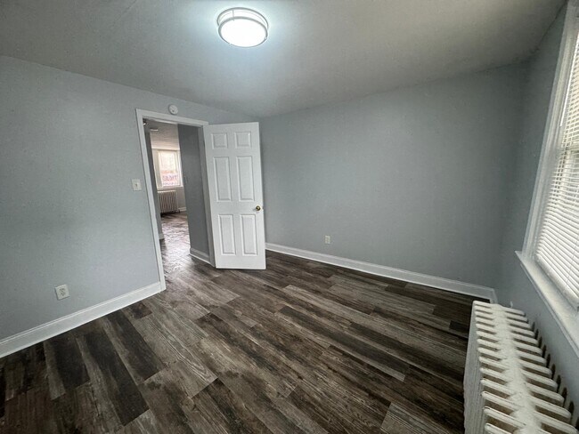 Building Photo - 229 Clifton Ave
