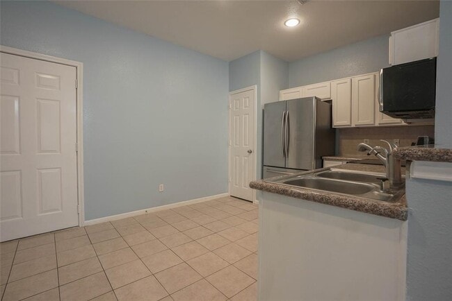 Building Photo - 12115 Dashwood Dr