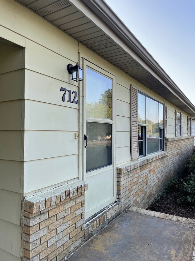 712 S Park Ln, Dexter, MO 63841 House Rental in Dexter, MO