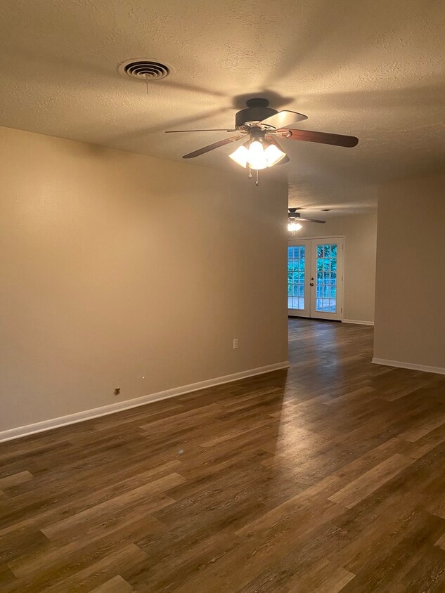 Photo - 1108 Dona Dr (Bryan, TX)