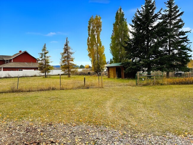 Foto del edificio - Kalispell Home with stunning mountain views