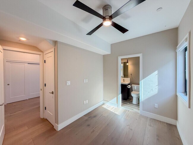 Foto del edificio - Newer Modern Single Family Home With Cupertino Schools