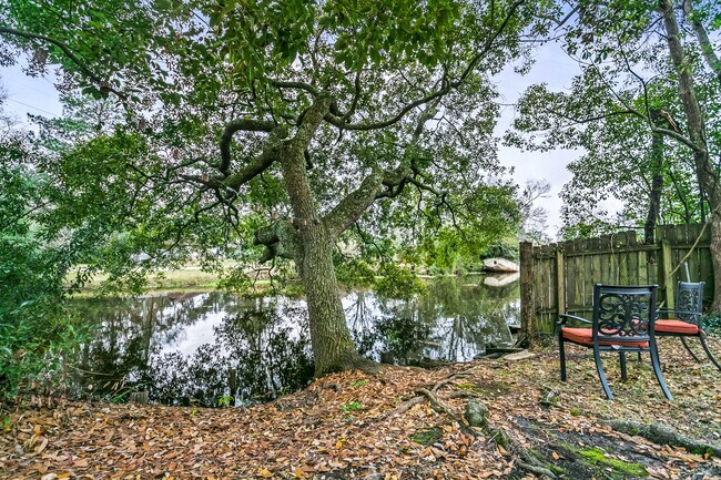 Building Photo - 2942 Palm Cir