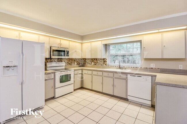 Building Photo - 2413 Timbercreek Loop E