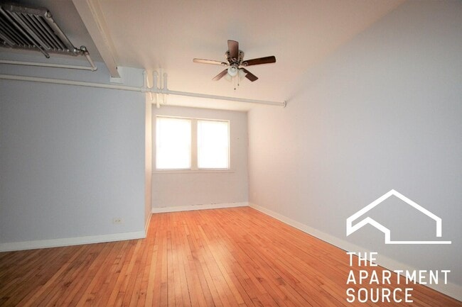Building Photo - 4824 W Addison St