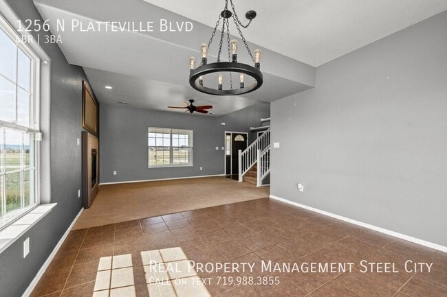 Foto del edificio - 1256 N Platteville Blvd