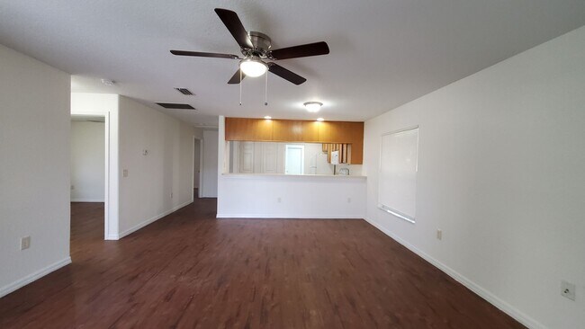 Foto del edificio - Coming Soon! 3 Bedroom, 2 Bathroom Home for Rent in Plant City