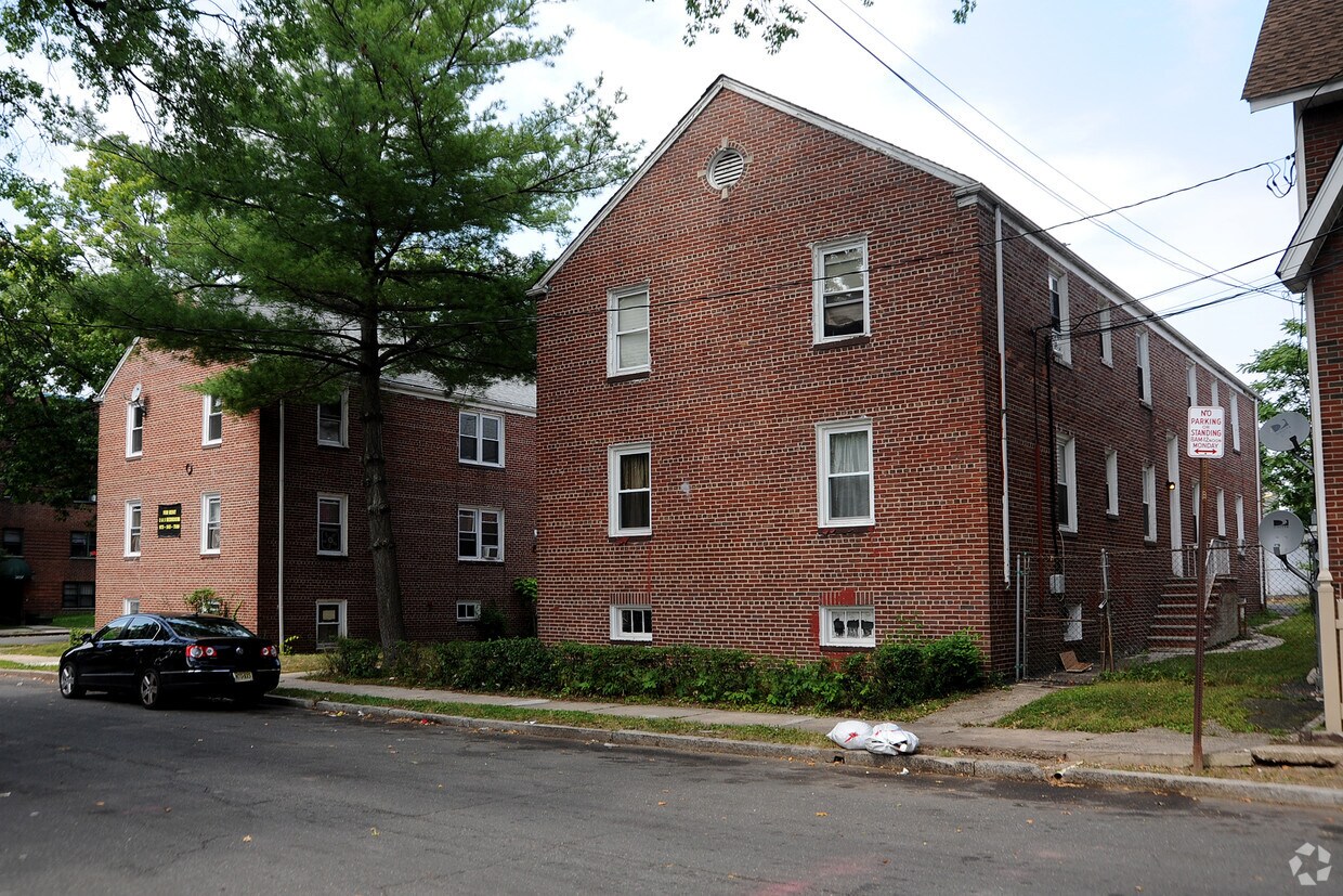 Building Photo - 49-51 Field Pl