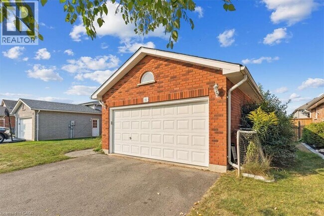 Building Photo - 82 Whitlaw Way