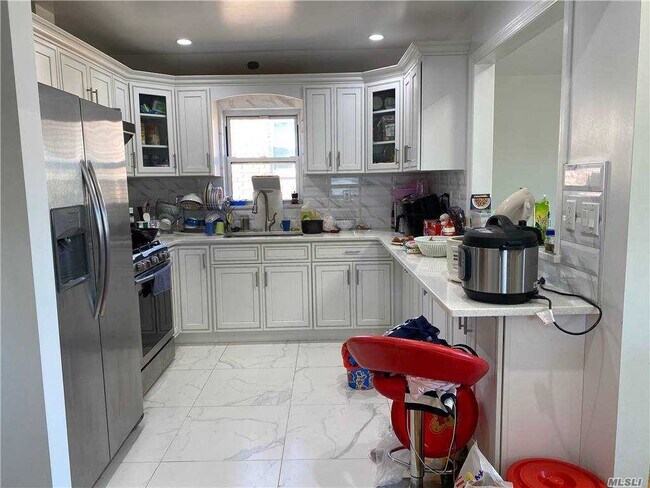 Foto del edificio - 208-14 15th Dr