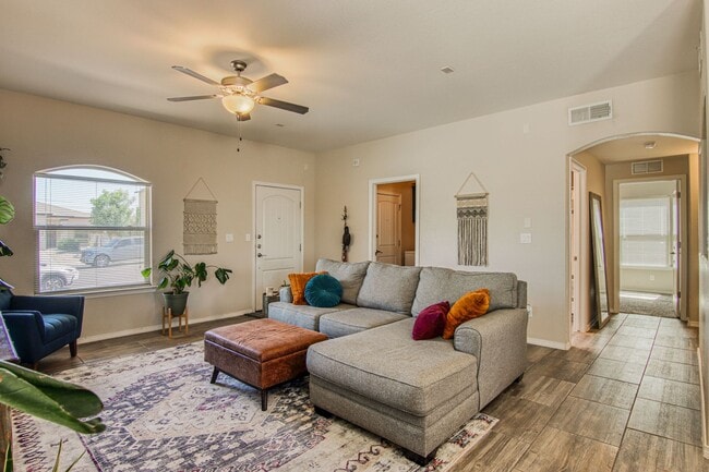 Foto del edificio - Beautiful Modern & Contemporary House 3 beds-2 baths in 79932