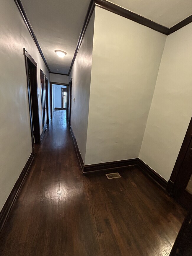 Foto del edificio - 5339 W Montrose Ave