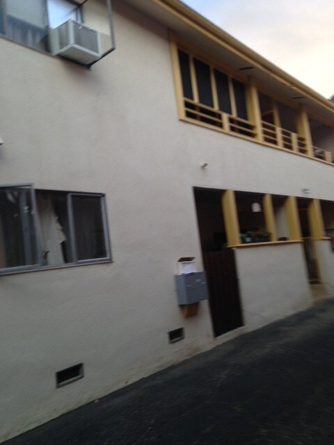 four unit buildg - 12050 Lamanda St