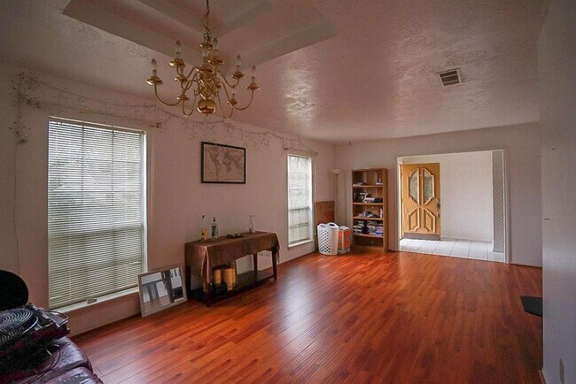 Foto del edificio - 9219 Sharpcrest St