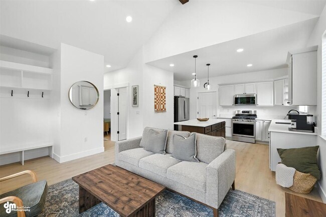 Building Photo - 8085 E Gold Bullion Blvd