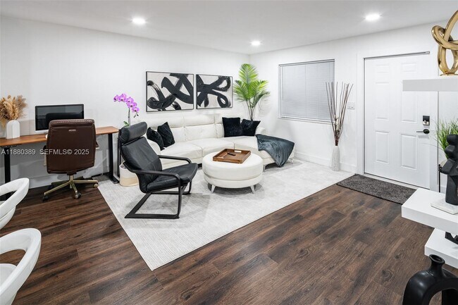 Building Photo - 1371 NE 110th Terrace