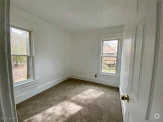 Building Photo - 583 Schiller Ave