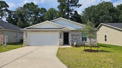 Building Photo - 15681 Del Norte Dr