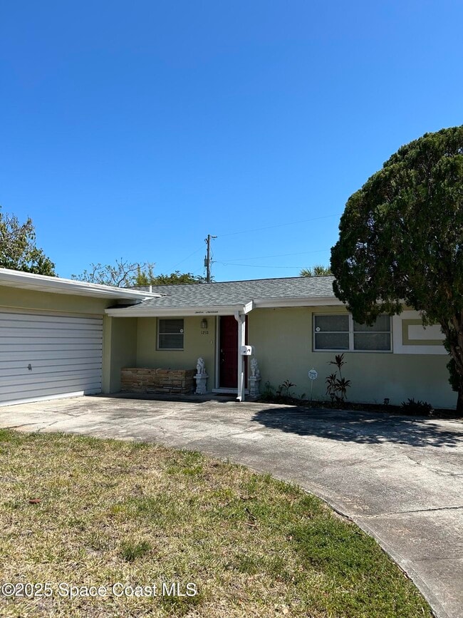 Building Photo - 1213 Banana River Dr