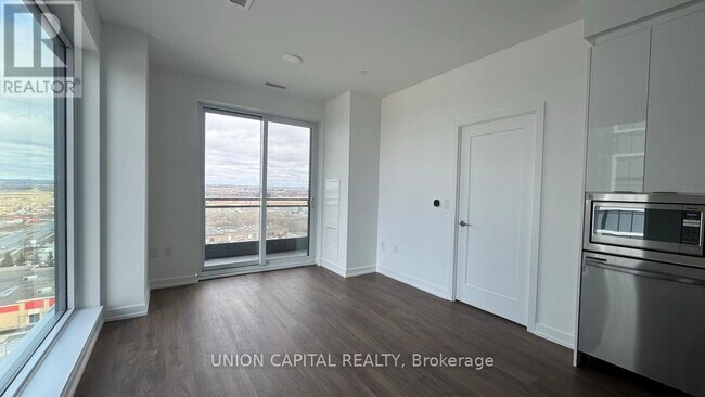 Photo du bâtiment - 9751 Markham Rd