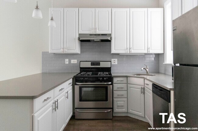 Foto del edificio - 3854 N Southport Ave