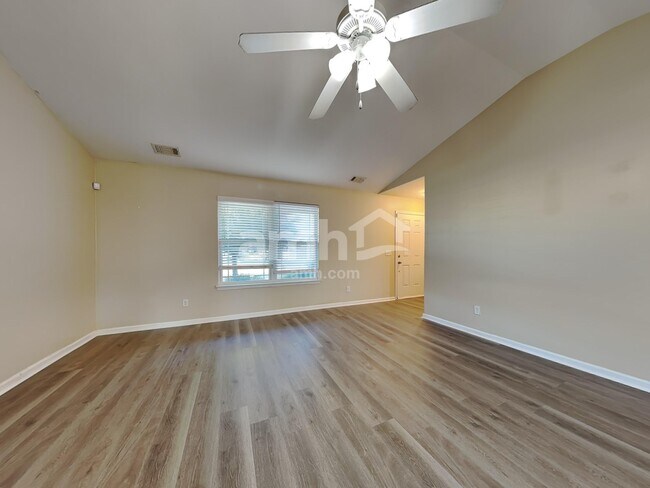 Foto del edificio - 117 Roseberry Cir