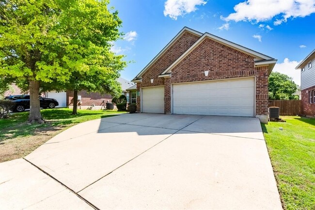 Building Photo - 15524 Belfin Dr