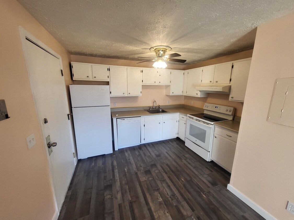 75 Log St Unit 3A, Manchester, NH 03102 - Condo for Rent in Manchester ...