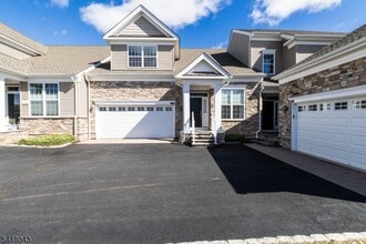 Building Photo - 76 Van Cleef Dr