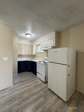 Building Photo - 414 E Dunn Ave